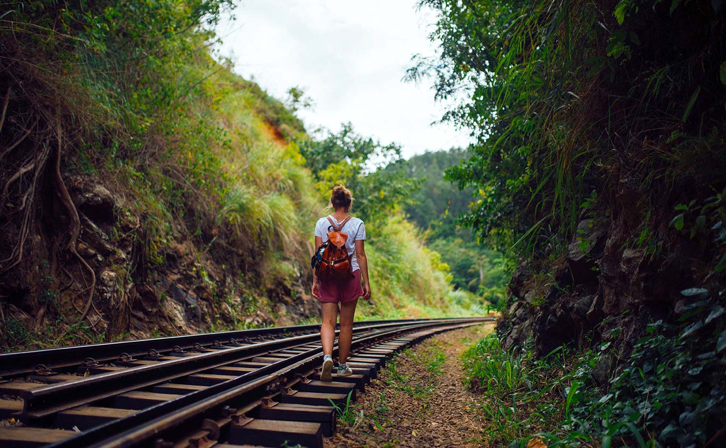 Läs om 14 kvinnliga ensamresenärer som utforskar världen. Foto: Etienne Boulanger / Unsplash